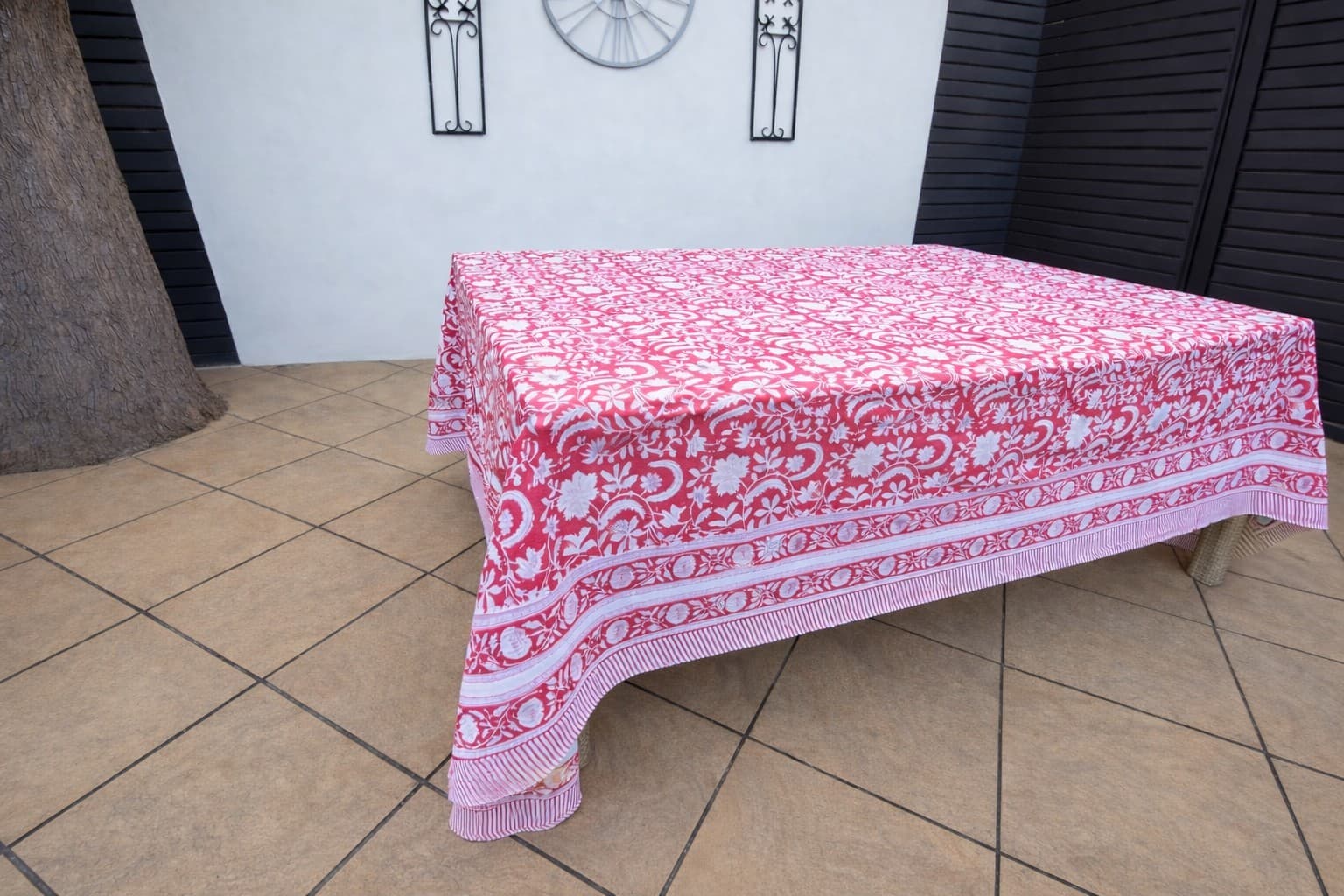 RBL Crimson Courtyard Table Cloth - 150 x 225cm