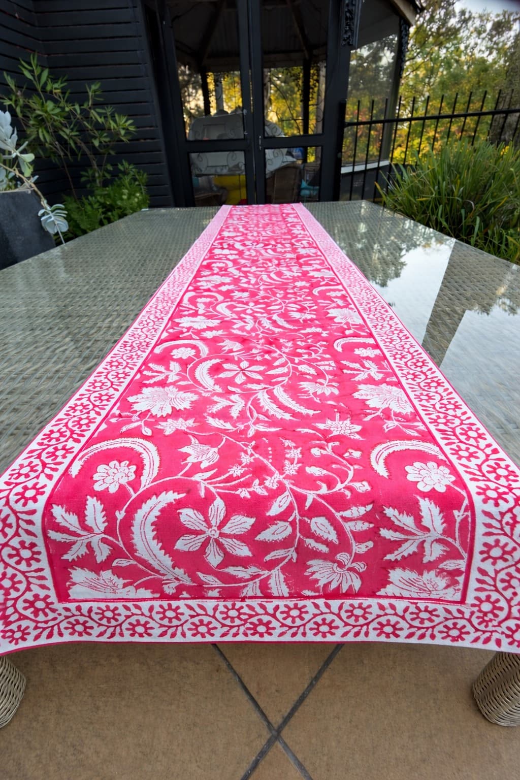 RBL Crimson Courtyard Table Runner - Single Unit